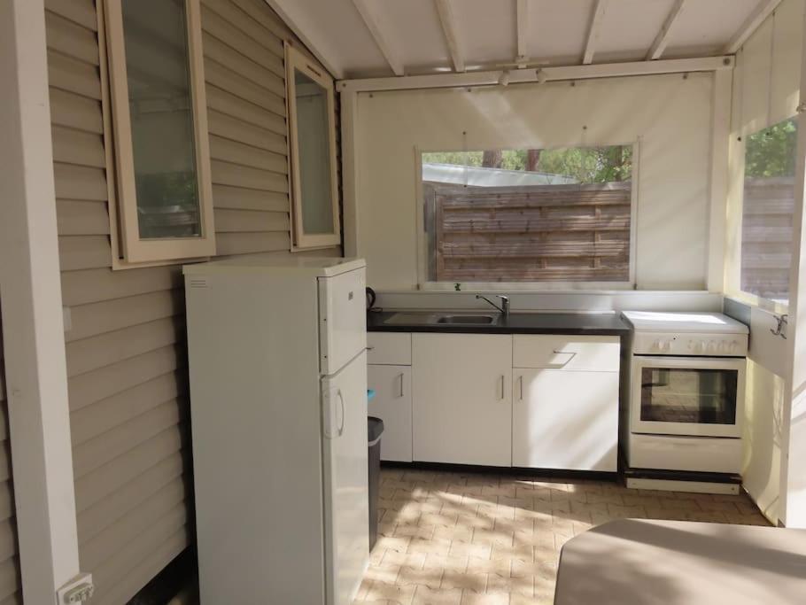 Mobile Home 6-Pers Camping Lei Suves-Cotes D'Azur-Including Airco Рокбрюн-сюр-Аржан Екстериор снимка